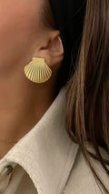 Shell Stud Earring