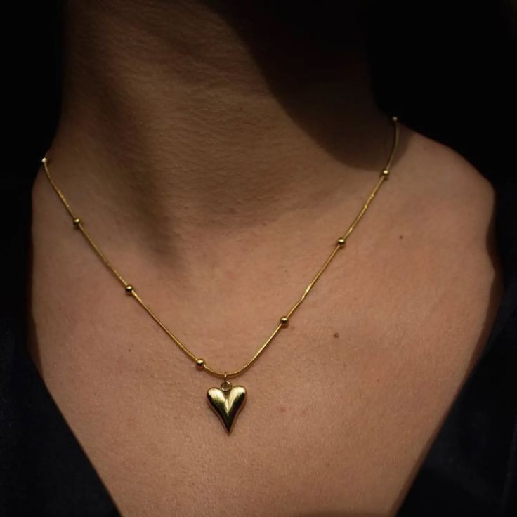 Gold Aphrodite Necklace