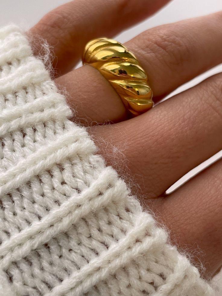 Croissant Golden Ring