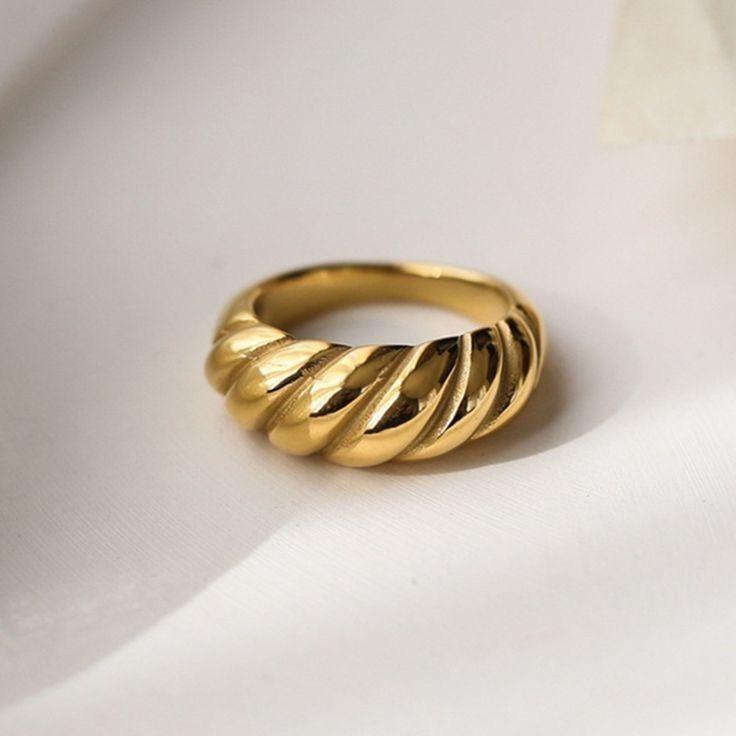 Croissant Golden Ring
