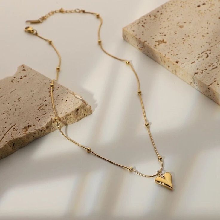Gold Aphrodite Necklace