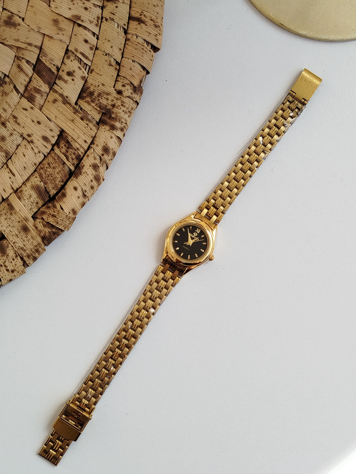 Seifco Circle Watch Gold and black