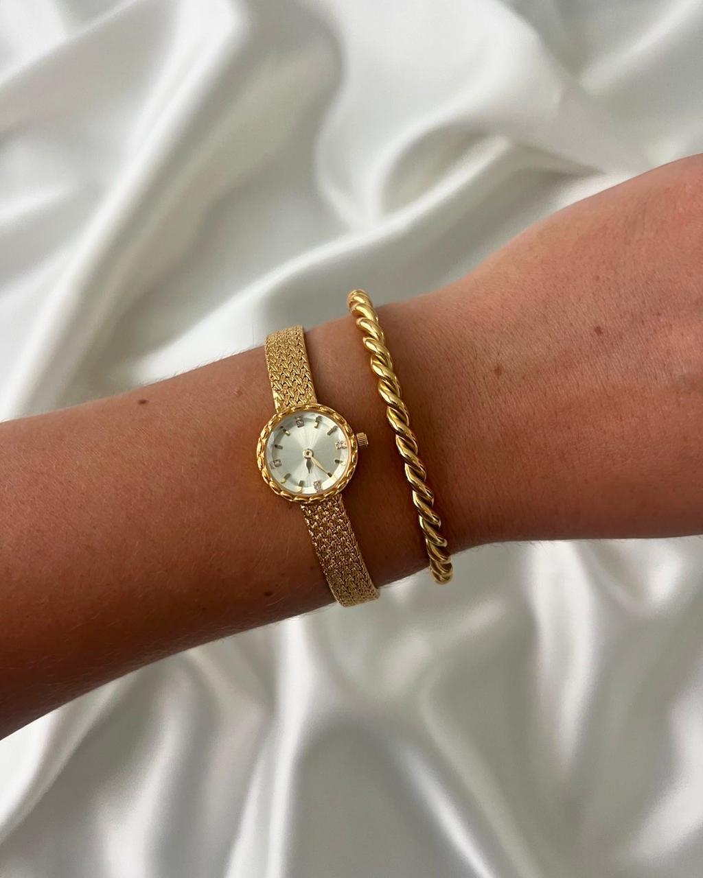 Twisted Golden bangle