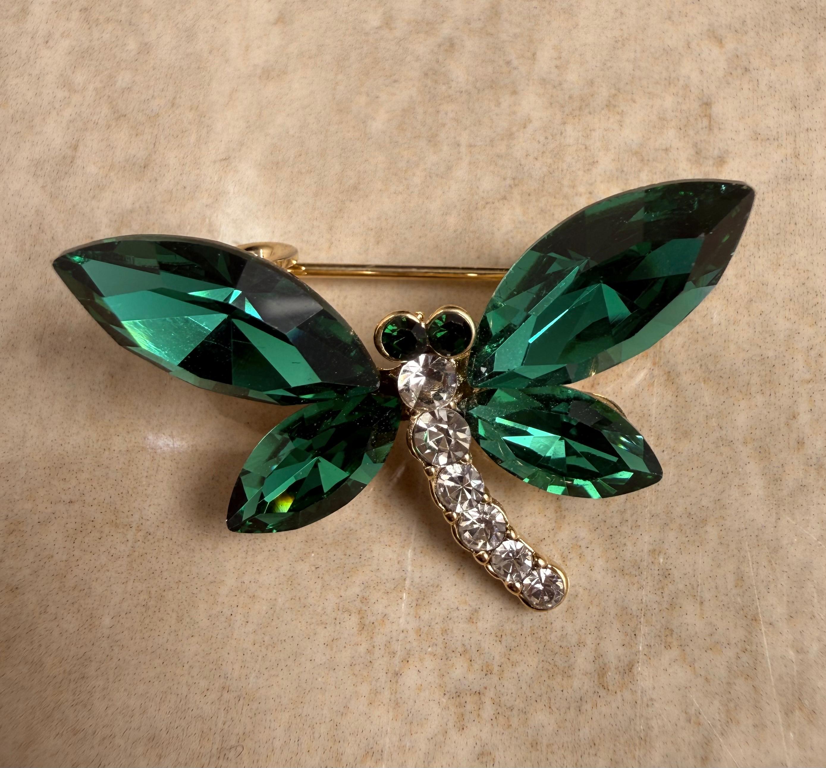 Dragonfly Crest Brooch
