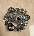 Noir Wreath Brooch