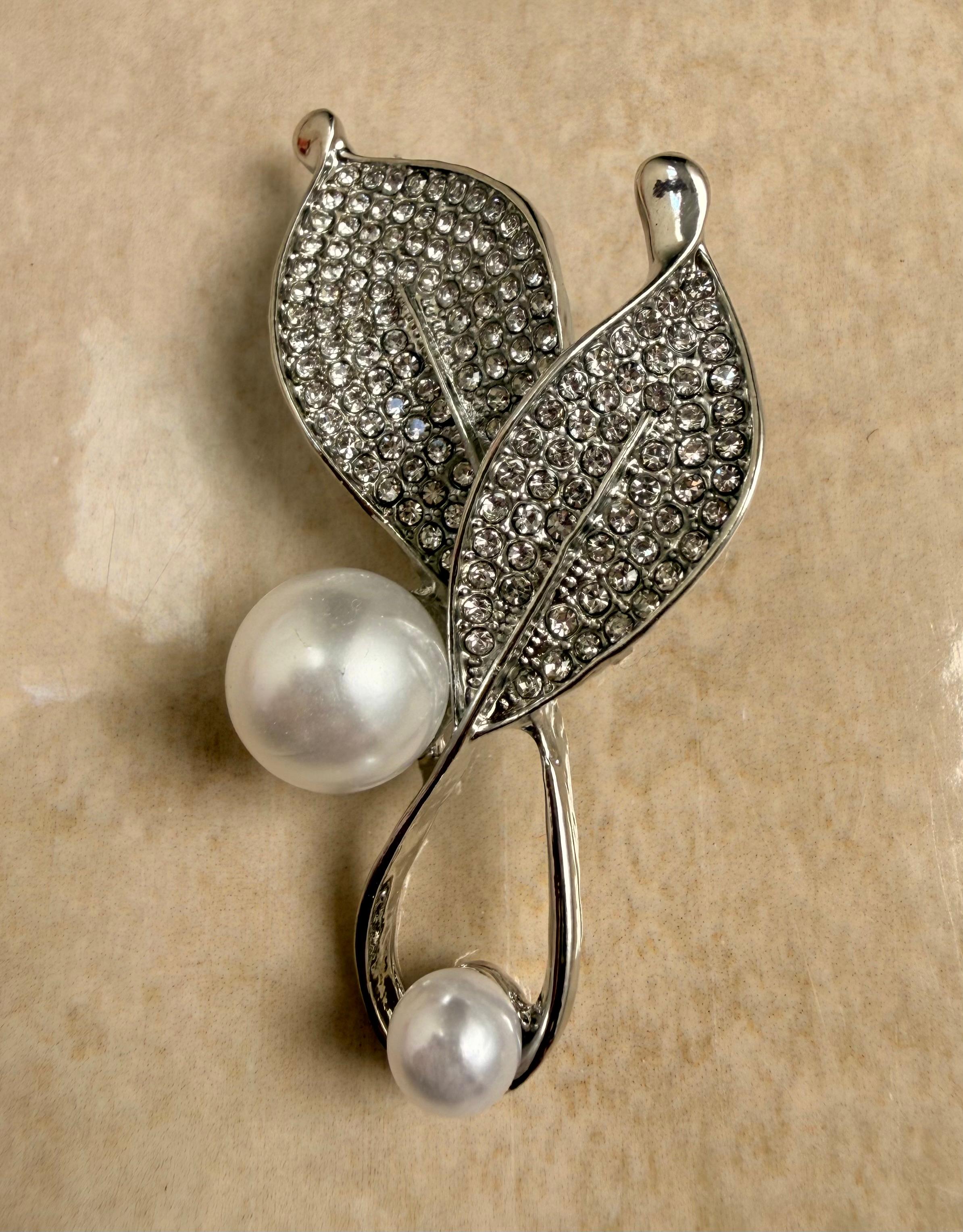 Silver Dew Leaves Brooch