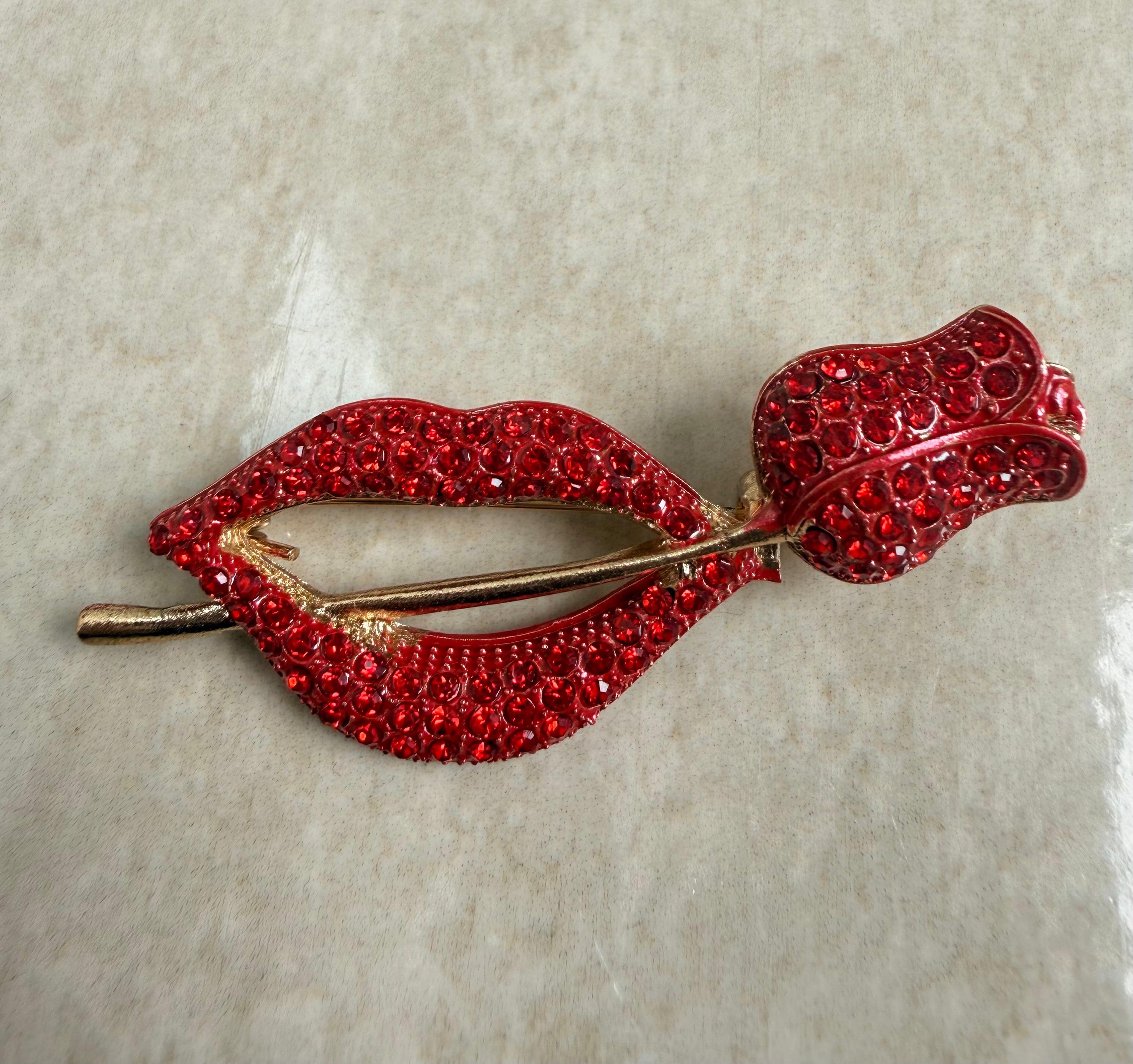 Kissing Rose Brooch